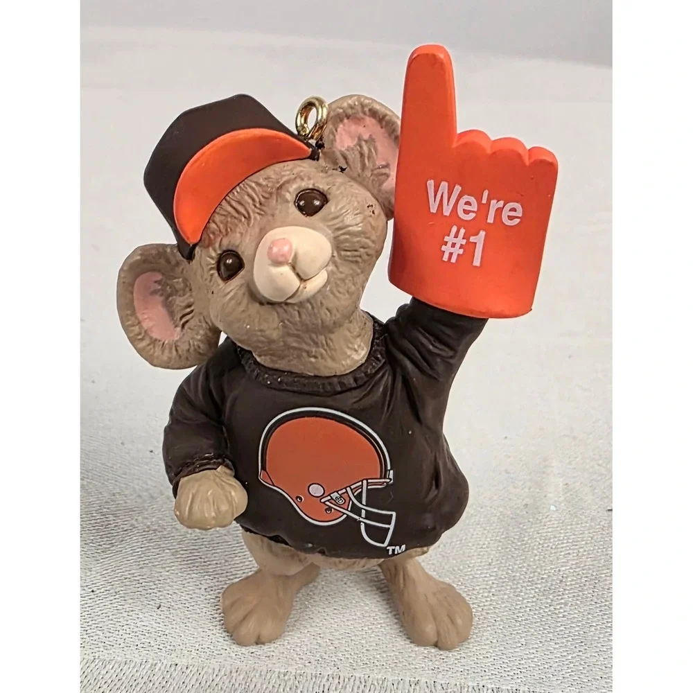 1996 Hallmark Keepsake Ornament NFL Cleveland Browns Mouse Bob Siedler QXI5351
